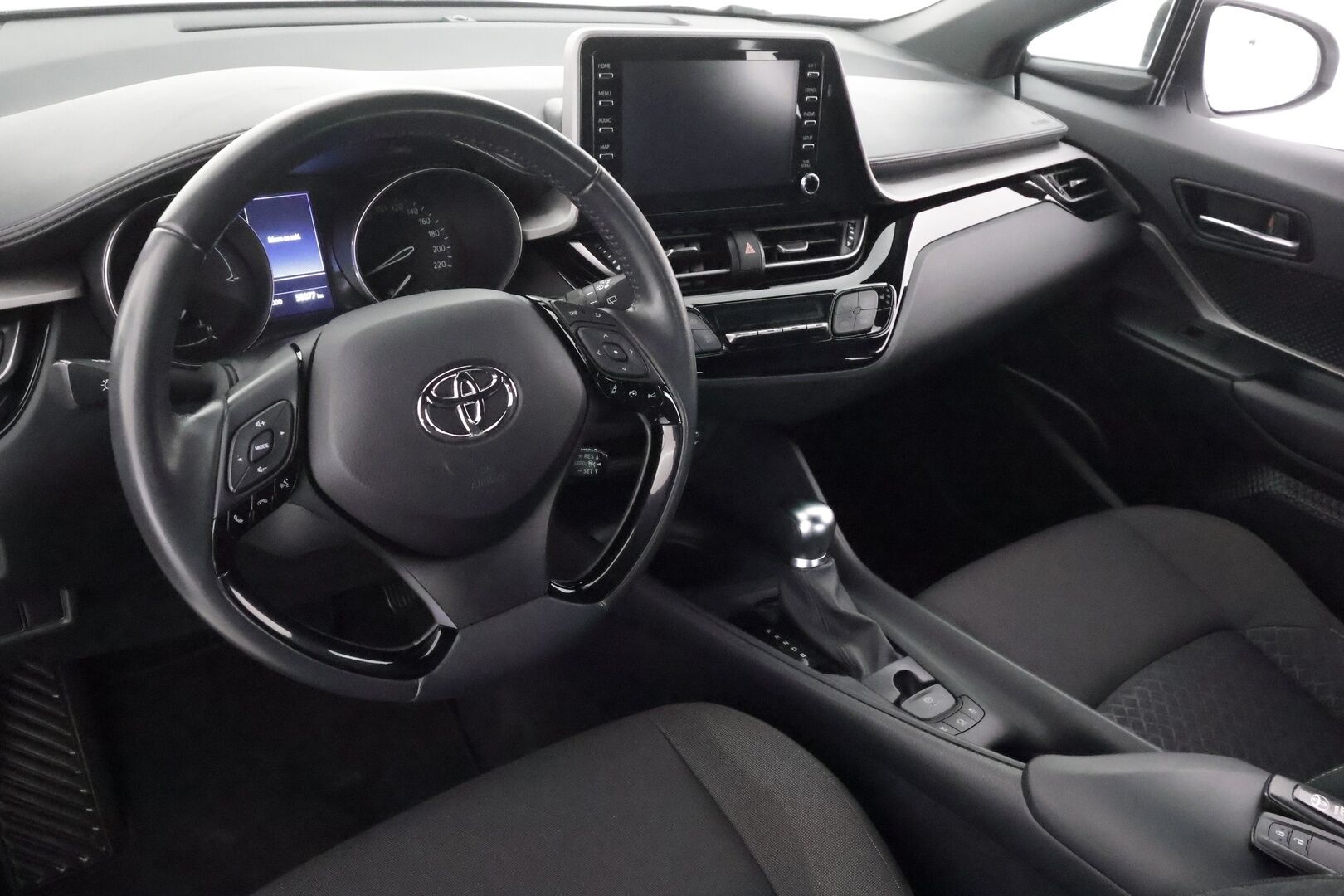 Toyota C-HR 2024 1,8 Hybrid Active Plus - | ACC | LED | Navi | P.kamera | Lane Assist | PCS | RSA | Apple & Android | Merkkihuollot | 2x renkaat aluin | - KORKO VAIN 3,99 %