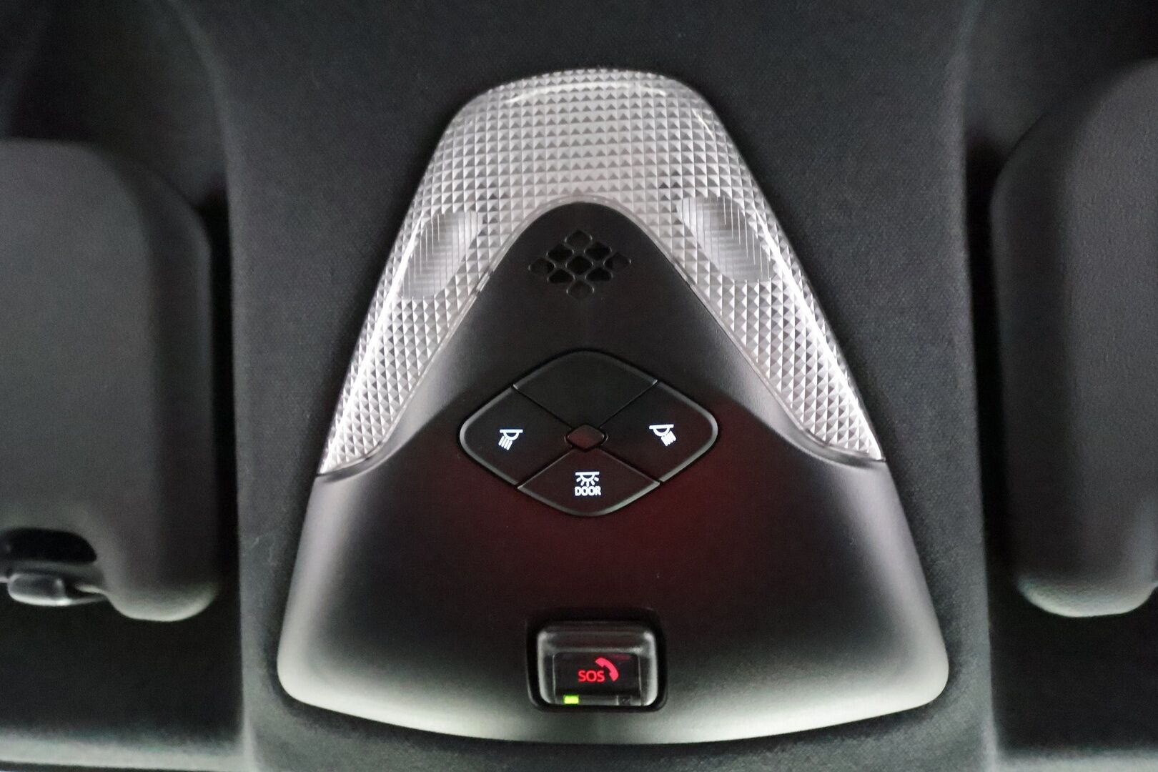 Toyota C-HR 2024 1,8 Hybrid Active Plus - | ACC | LED | Navi | P.kamera | Lane Assist | PCS | RSA | Apple & Android | Merkkihuollot | 2x renkaat aluin | - KORKO VAIN 3,99 %