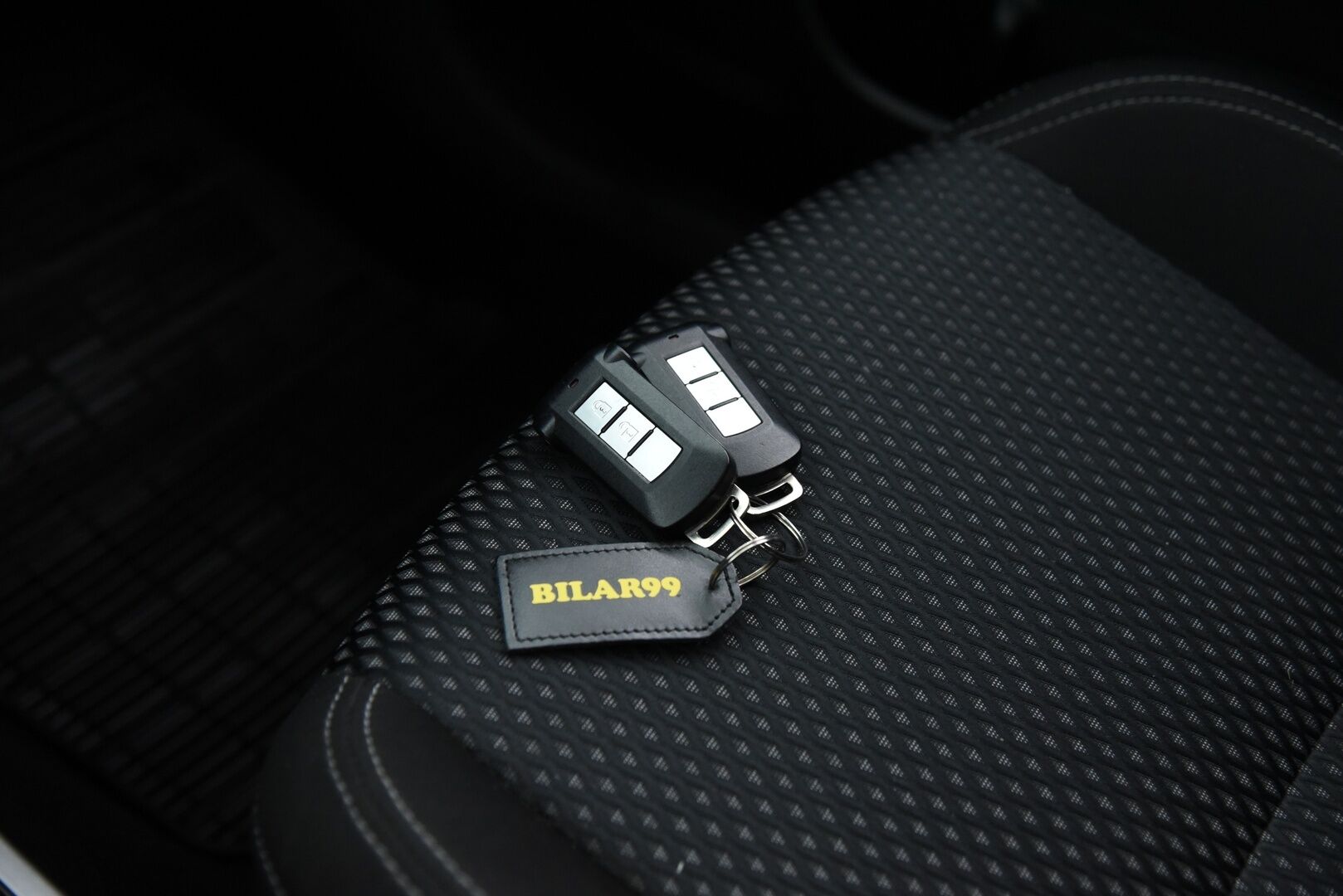 MITSUBISHI OUTLANDER PHEV 2020 Active PHEV 4WD 5P * Koukku / Adapt. vak / P-kamera / Keyless - Remote Climate Control / LED / 