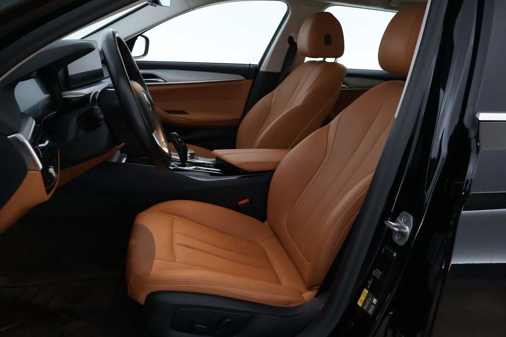 BMW 530E 2021 G31 Touring 530e xDrive LCI - Adapt.Vakkari / Nahkasisusta / P-Kamera / Koukku / NAVI / Sähköluukku - HULLUT VÄLIPÄIVÄT KORKOTARJOUS 2,49%