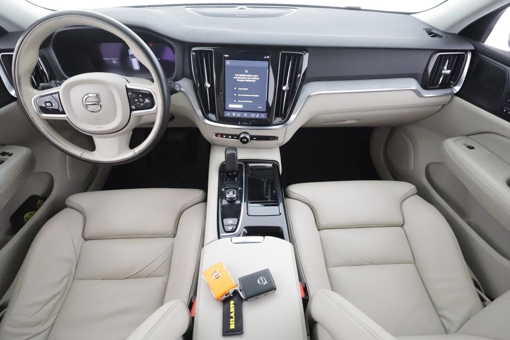 Volvo V60 2024 T6 AWD Long Range Plus Dark aut - Suomi-auto | ACC | H&K | Muistipenkit | Full-LED | BLIS | Sporttinahat | Keyless | Facelift | Kahdet renkaat aluvanteilla | Merkkihuollettu