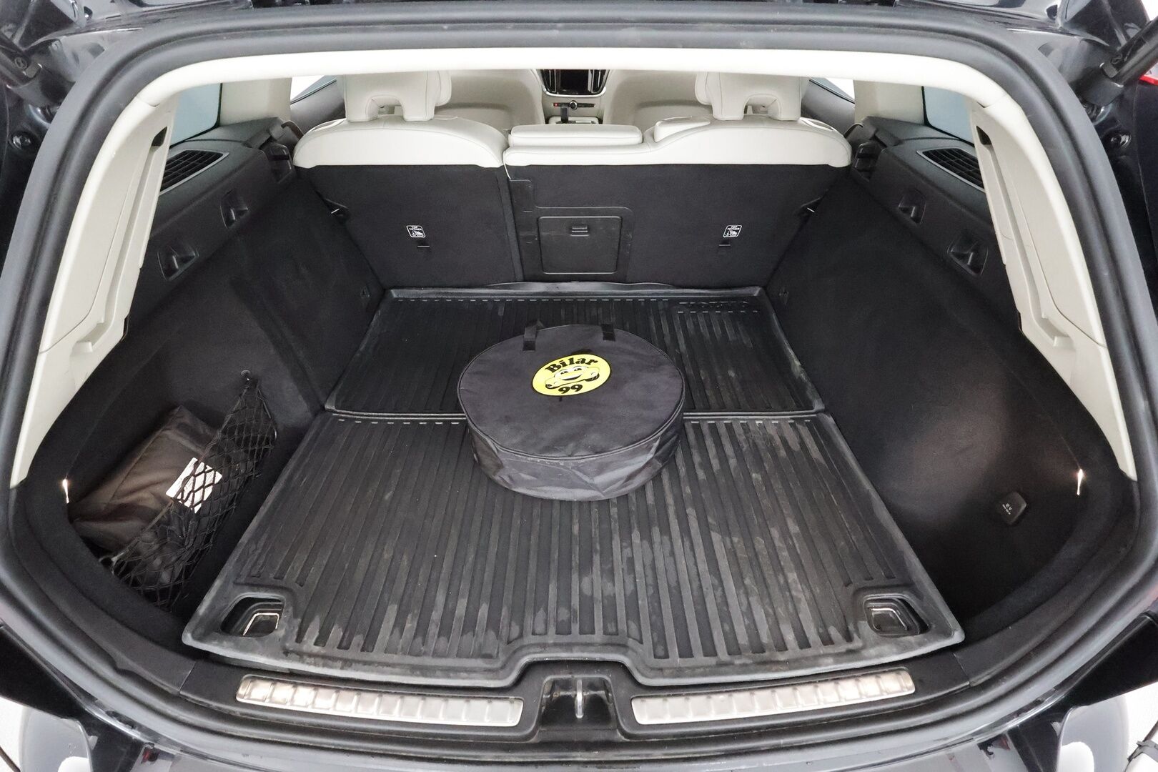Volvo V60 2024 T6 AWD Long Range Plus Dark aut - Suomi-auto | ACC | H&K | Muistipenkit | Full-LED | BLIS | Sporttinahat | Keyless | Facelift | Kahdet renkaat aluvanteilla | Merkkihuollettu