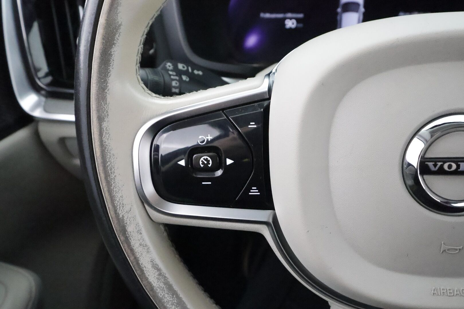 Volvo V60 2024 T6 AWD Long Range Plus Dark aut - Suomi-auto | ACC | H&K | Muistipenkit | Full-LED | BLIS | Sporttinahat | Keyless | Facelift | Kahdet renkaat aluvanteilla | Merkkihuollettu