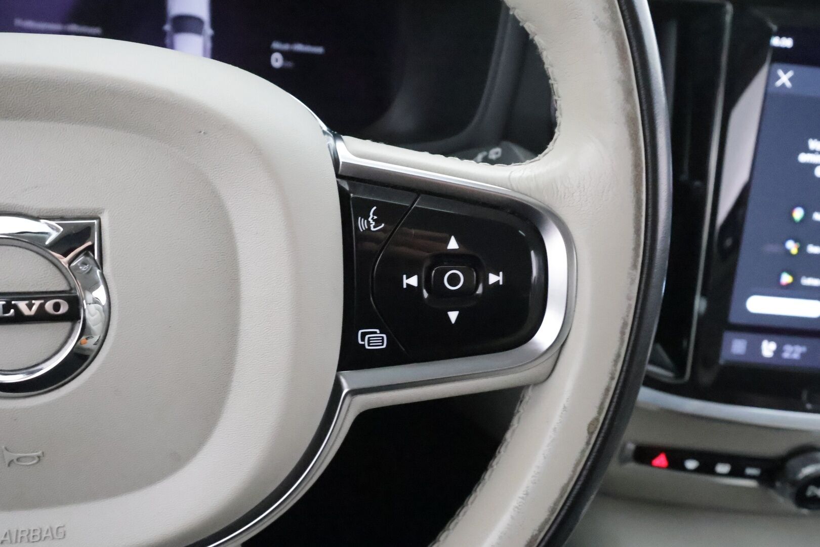 Volvo V60 2024 T6 AWD Long Range Plus Dark aut - Suomi-auto | ACC | H&K | Muistipenkit | Full-LED | BLIS | Sporttinahat | Keyless | Facelift | Kahdet renkaat aluvanteilla | Merkkihuollettu