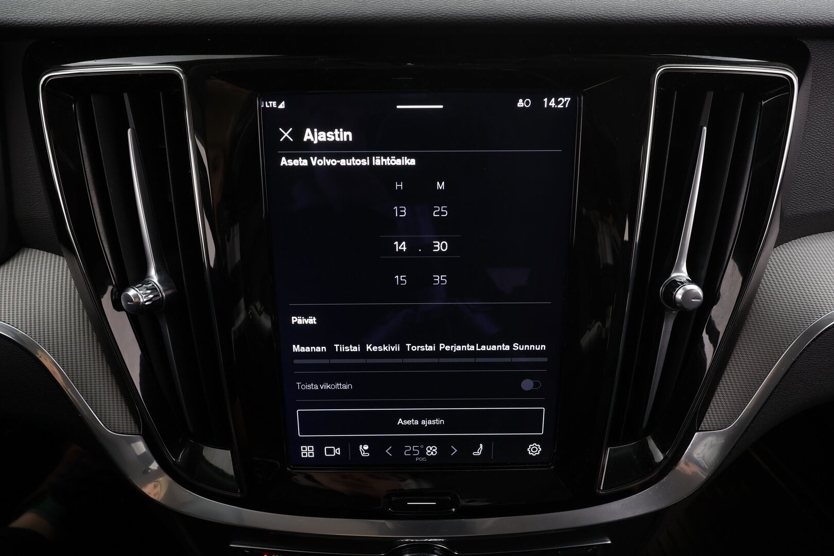 Volvo V60 2024 T6 AWD Long Range Plus Dark aut * Koukku / ACC / Full-LED / P.Kamera / Sportnahat Muistilla / Kaistavahti / Keyless * - 1-om Suomi-auto / 2x Latauskaapelit / Kahdet renkaat - HULLUT JOULUT KORKOTARJOUS 2,49% 