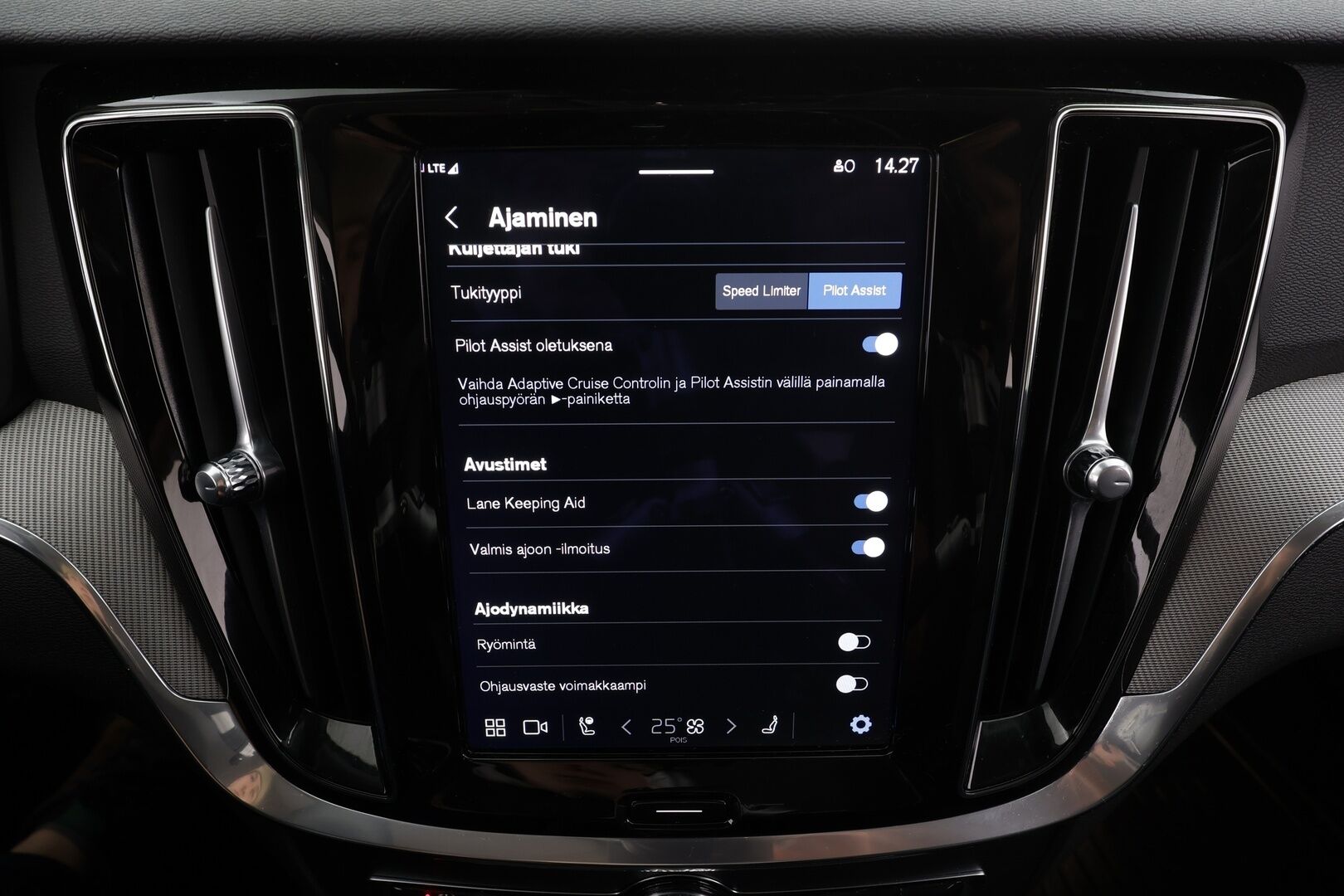 Volvo V60 2024 T6 AWD Long Range Plus Dark aut * Koukku / ACC / Full-LED / P.Kamera / Sportnahat Muistilla / Kaistavahti / Keyless * - *1-om Suomi-auto / 2x Latauskaapelit / Kahdet renkaat*