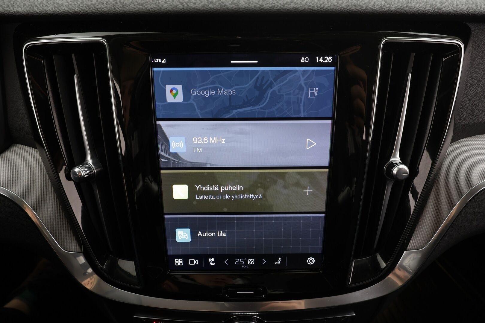 Volvo V60 2024 T6 AWD Long Range Plus Dark aut * Koukku / ACC / Full-LED / P.Kamera / Sportnahat Muistilla / Kaistavahti / Keyless * - 1-om Suomi-auto / 2x Latauskaapelit / Kahdet renkaat - HULLUT JOULUT KORKOTARJOUS 2,49% 