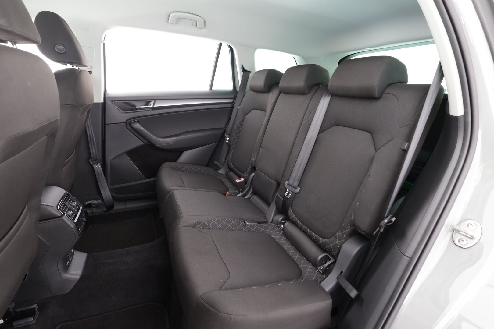 Skoda Kodiaq 2024 1.5 TSI ACT Active - | Vakkari | Webasto | LED | P.Kamera | Ratinlämmitys | Digimittaristo | Navi | Apple&Android | 1.Om Suomi-auto | Kahdet Renkaat | Merkkihuollettu |