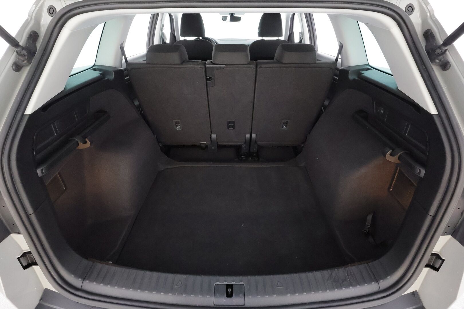 Skoda Kodiaq 2024 1.5 TSI ACT Active - | Vakkari | Webasto | LED | P.Kamera | Ratinlämmitys | Digimittaristo | Navi | Apple&Android | 1.Om Suomi-auto | Kahdet Renkaat | Merkkihuollettu |