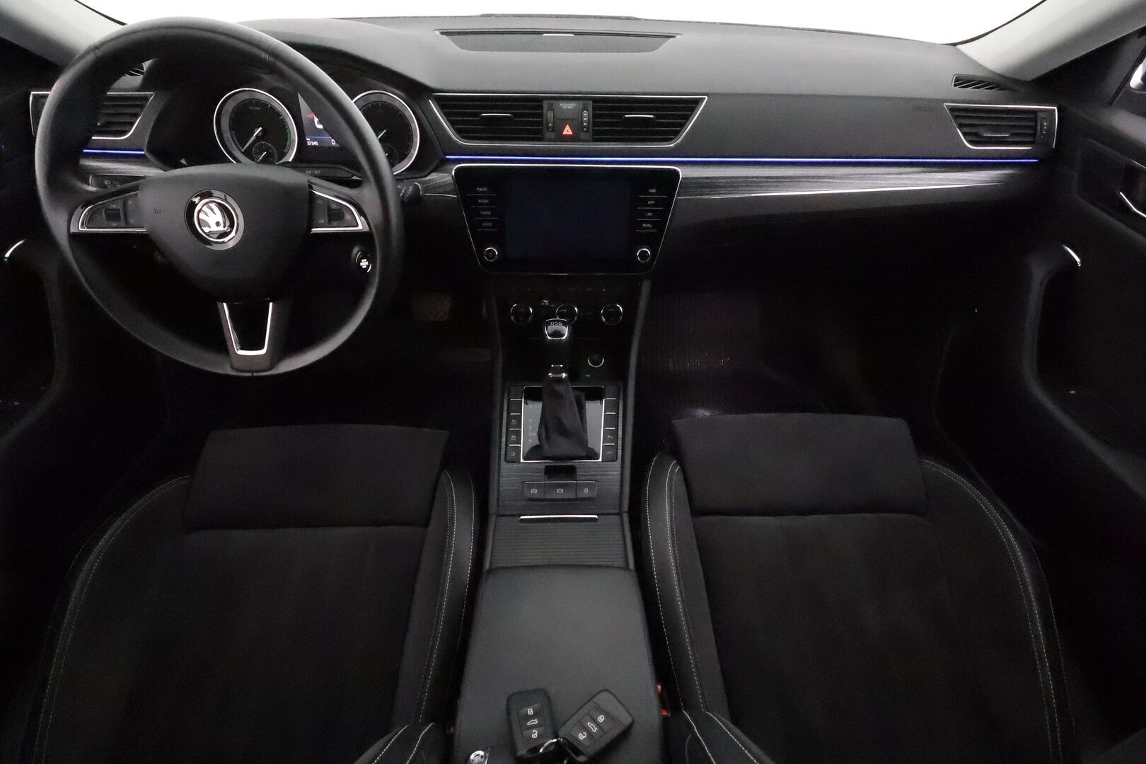 Skoda Superb 2020 Combi 1,4 TSI PHEV Style iV DSG **Webasto / Koukku / ACC / Matrix-LED / P.kamera / Hierova Sportpenkki Muistilla** - 2x Latauskaapelit / Kahdet Renkaat