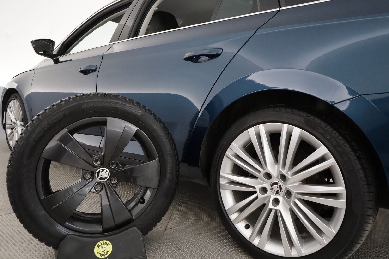 Skoda Superb 2020 Combi 1,4 TSI PHEV Style iV DSG **Webasto / Koukku / ACC / Matrix-LED / P.kamera / Hierova Sportpenkki Muistilla** - 2x Latauskaapelit / Kahdet Renkaat