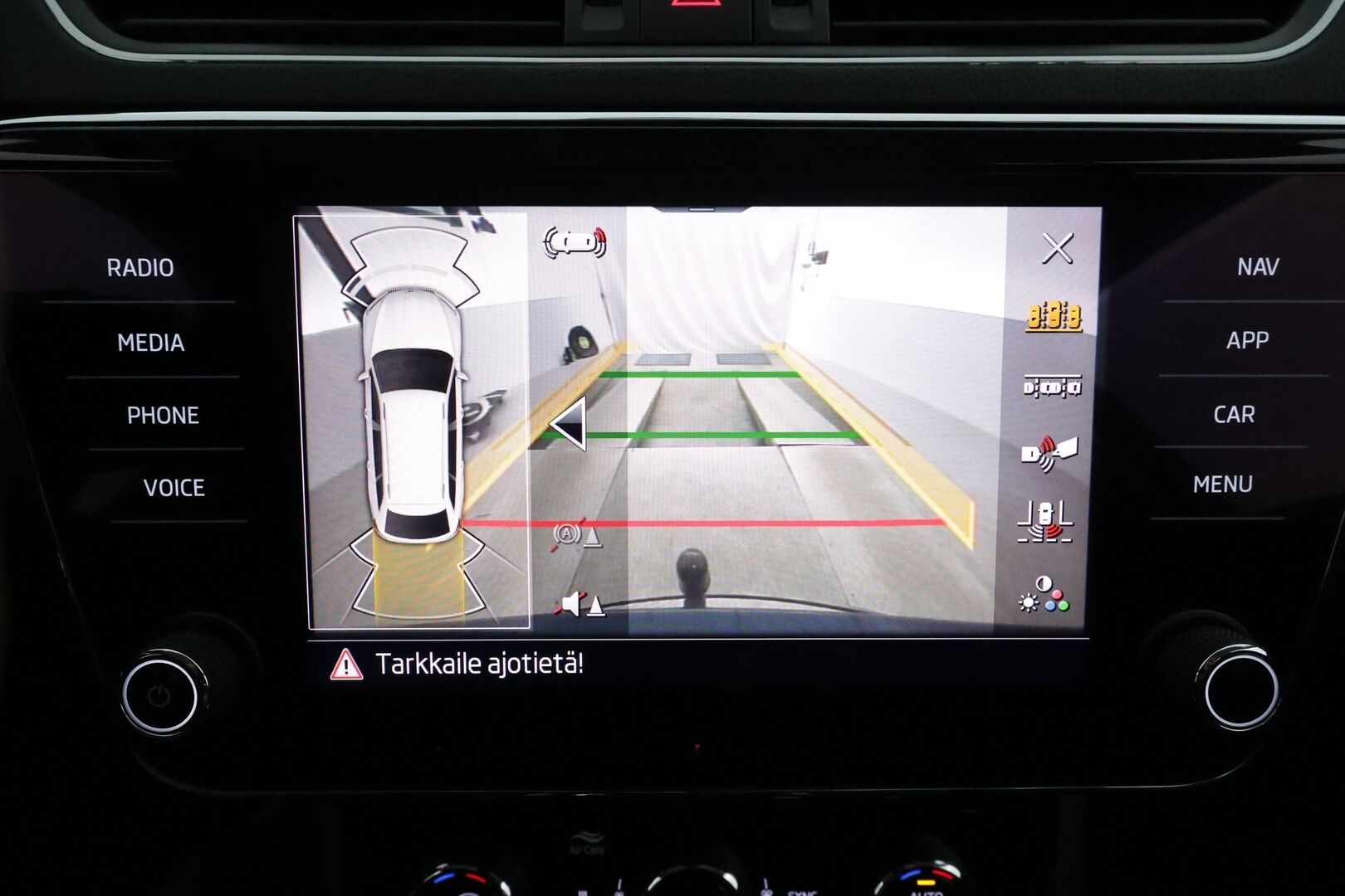 Skoda Superb 2020 Combi 1,4 TSI PHEV Style iV DSG **Webasto / Koukku / ACC / Matrix-LED / P.kamera / Hierova Sportpenkki Muistilla** - 2x Latauskaapelit / Kahdet Renkaat