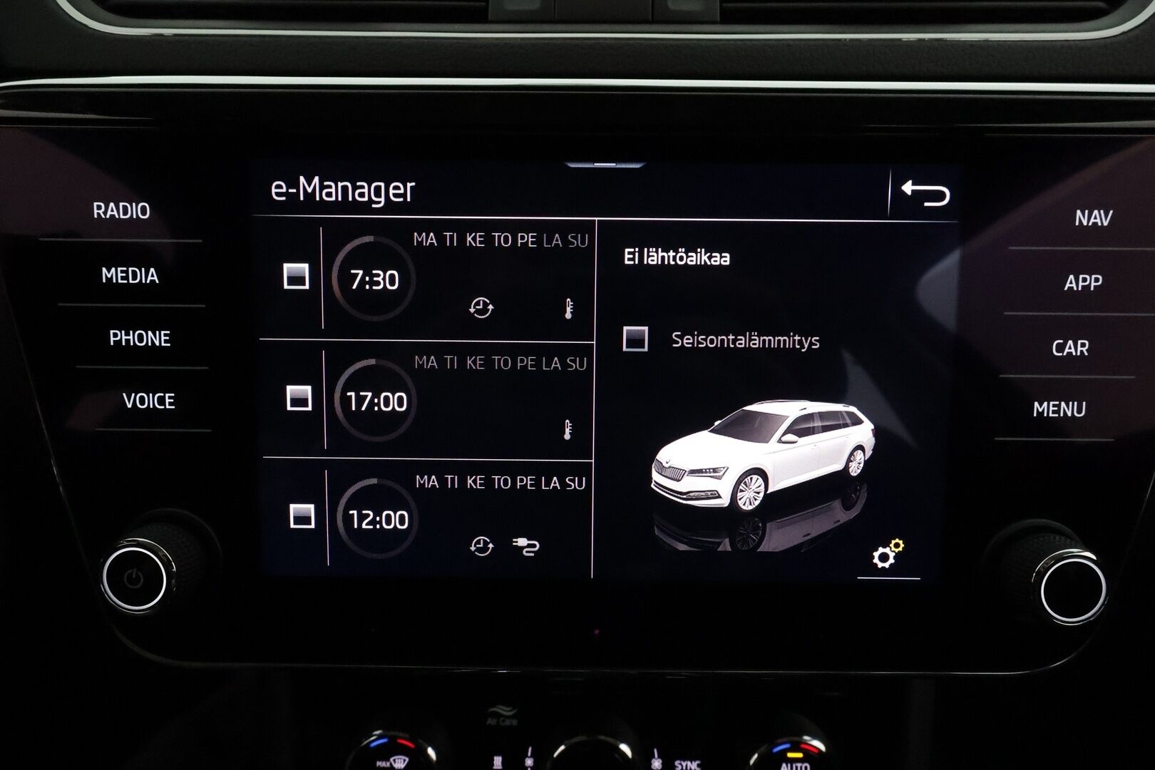 Skoda Superb 2020 Combi 1,4 TSI PHEV Style iV DSG **Webasto / Koukku / ACC / Matrix-LED / P.kamera / Hierova Sportpenkki Muistilla** - 2x Latauskaapelit / Kahdet Renkaat