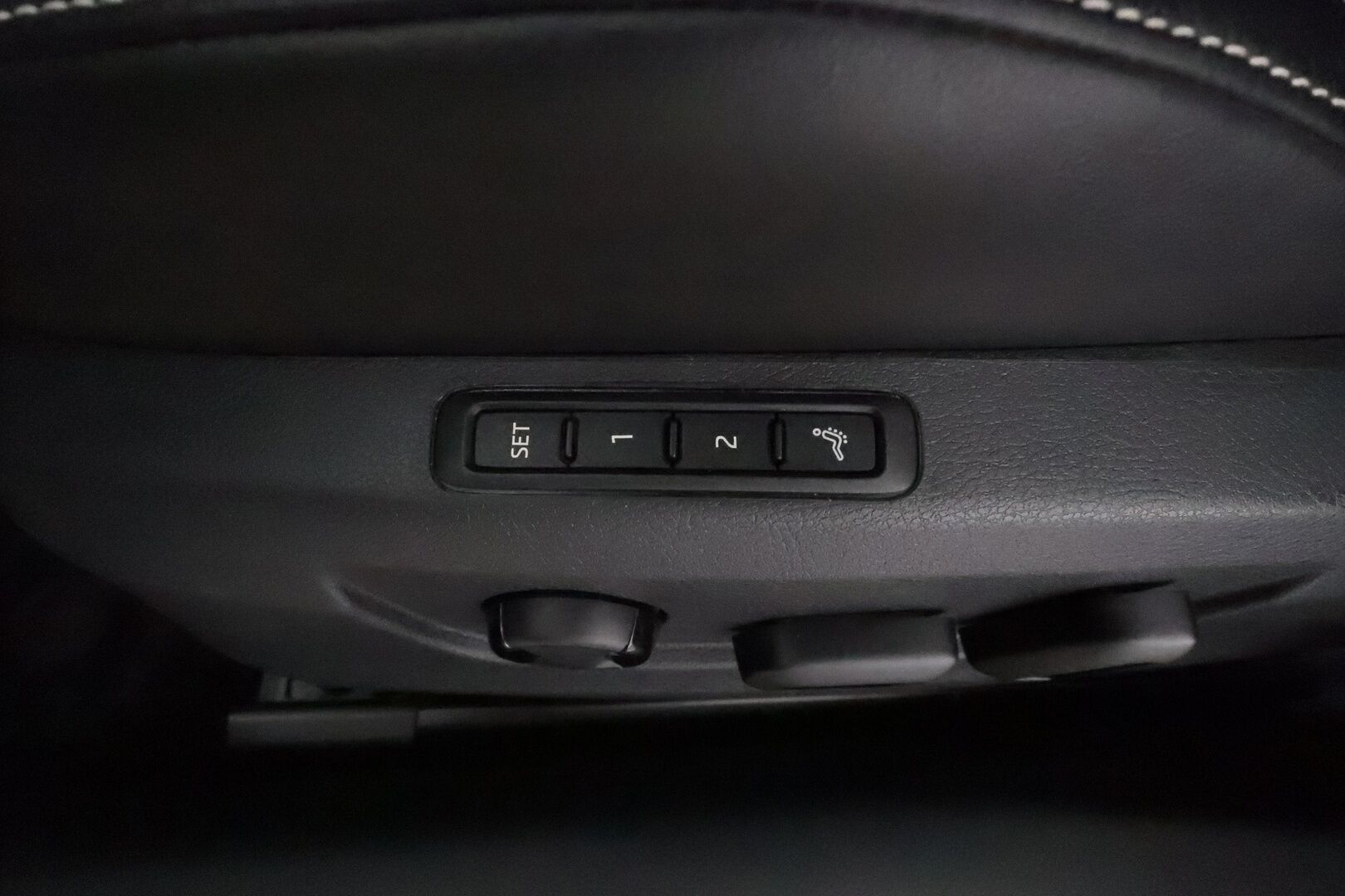 Skoda Superb 2020 Combi 1,4 TSI PHEV Style iV DSG **Webasto / Koukku / ACC / Matrix-LED / P.kamera / Hierova Sportpenkki Muistilla** - 2x Latauskaapelit / Kahdet Renkaat