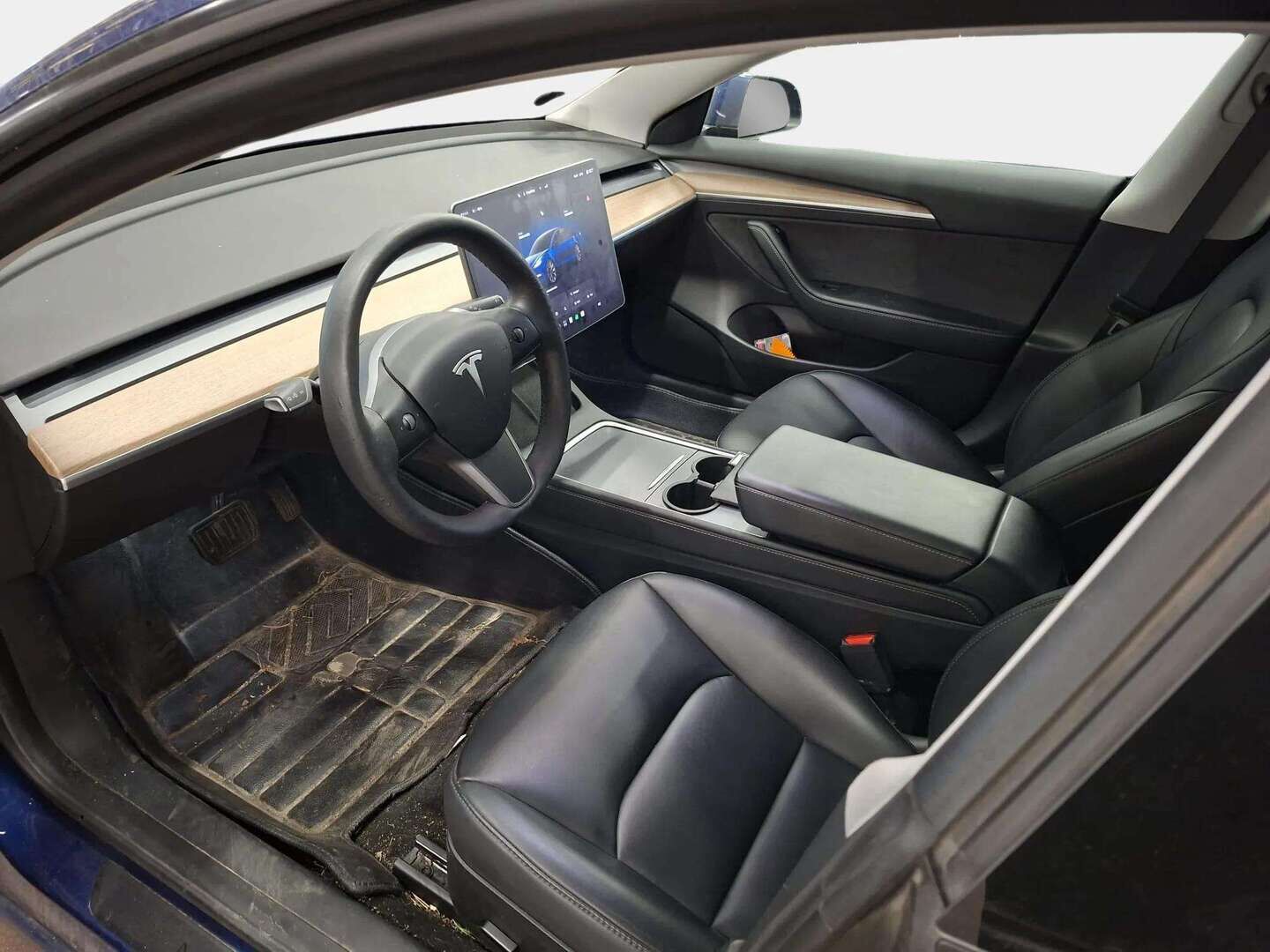 Tesla Model 3 2022 Long Range - | ILP | Akuston esilämmitys | ACC | Matrix LED | Lasikatto | Premium Audio | 2x Renkaat aluvanteilla |