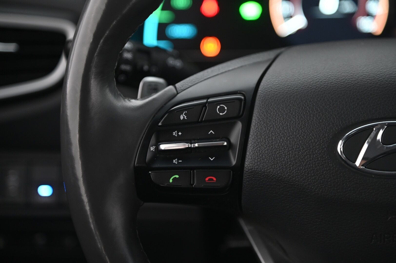 Hyundai IONIQ electric 2019 Comfort - *P.kamera / CCS / Navigointi / Infinity-Audio*