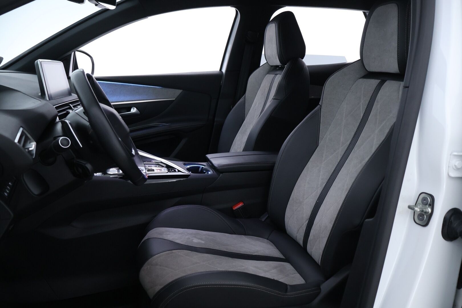 PEUGEOT 3008 2020 GT Hybrid4 300 EAT8-aut. * Digimittaristo / ACC / Kessy / Navi / P-kamera* - *Siisti / 2x renkaat ja vanteet / Merkkiliikkeen huoltohistoria*