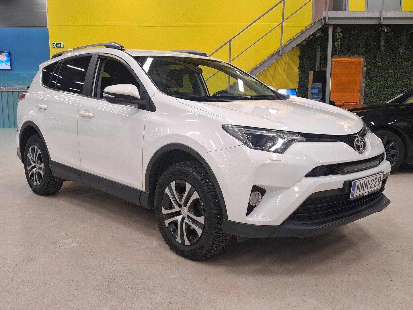 Toyota RAV4 2017 RAV4 Valvematic AWD *Lohko / Koukku / 2xvanteet uusilla renkailla!* - Juuri katsastettu! / Hiljattain huollettu!* - Osta nyt, maksa vasta ensi vuonna