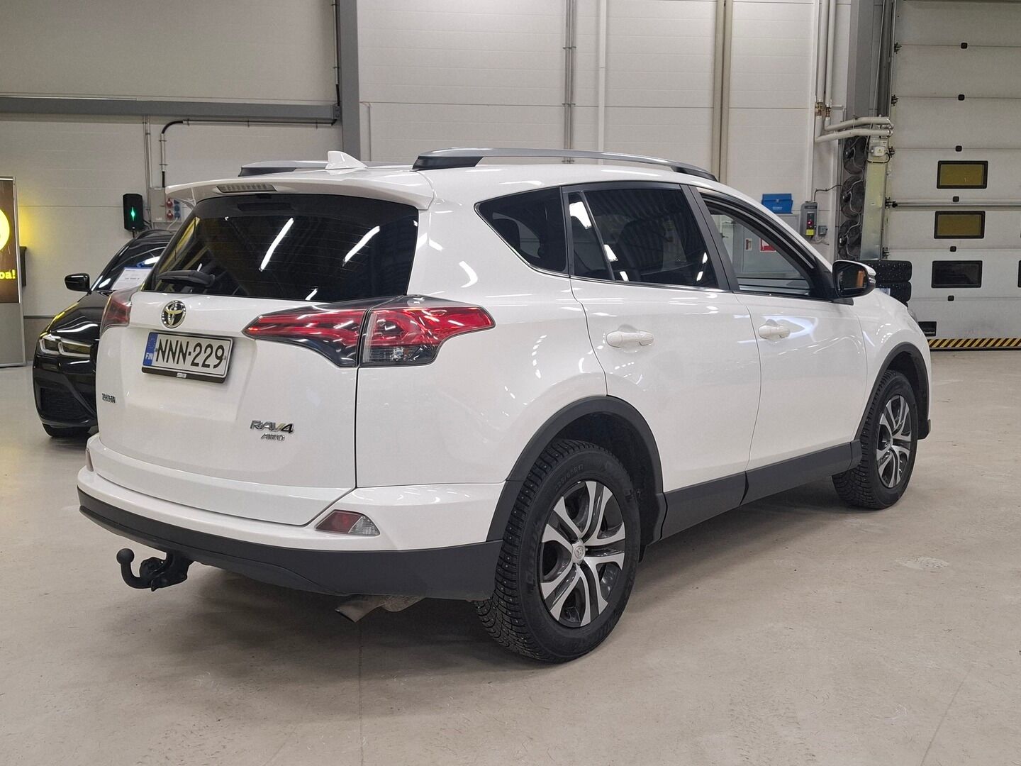 Toyota RAV4 2017 RAV4 Valvematic AWD *Lohko / Koukku / 2xvanteet uusilla renkailla!* - Juuri katsastettu! / Hiljattain huollettu!* - Osta nyt, maksa vasta ensi vuonna