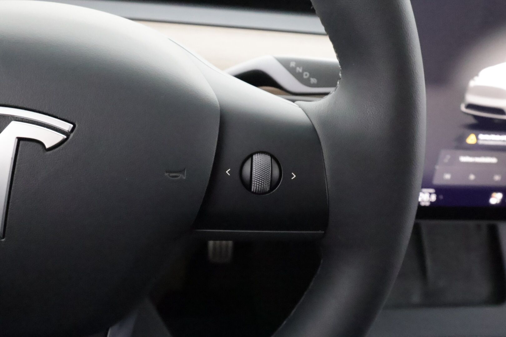 Tesla Model Y 2022 Performance - | ACC | ILP | Koukku | Matrix | Ryzen | Lasikatto | Premium audio | Sähkönahat | Muistipenkki | P.kamera | Autosteer | Keyless | 