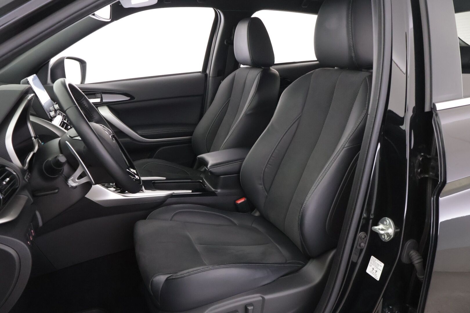 Mitsubishi ECLIPSE CROSS 2022 PHEV 4WD *LED / Navi / Carplay / Keyless / Lisälämmitin* - *Edulliset käyttökustannukset / Vähän ajettu*