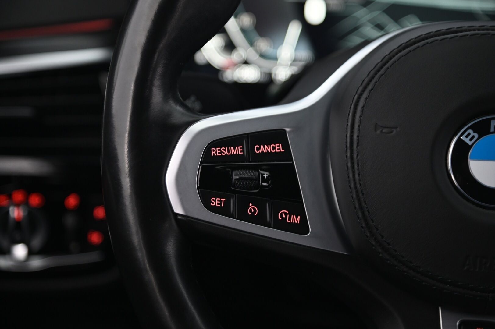 BMW 530 2021 G31 Touring 530e A Charged Edition M-Sport*H&K / Ratinlämmitin / Proff.Navi / Sporttipenkit / Vetokoukku* - *Merkkihuollettu / uudet talvirenkaat / Seuraava katsastus 10/27 / 2x alumiinivanteet*