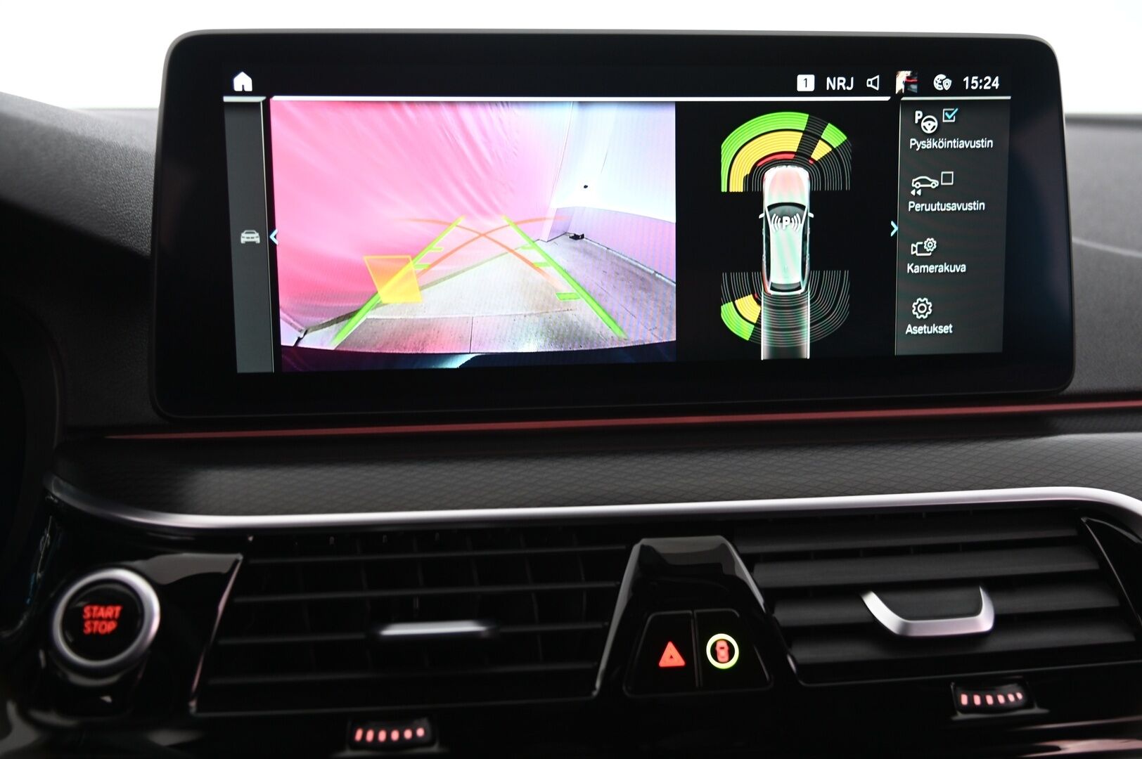 BMW 530 2021 G31 Touring 530e A Charged Edition M-Sport*H&K / Ratinlämmitin / Proff.Navi / Sporttipenkit / Vetokoukku* - *Merkkihuollettu / uudet talvirenkaat / Seuraava katsastus 10/27 / 2x alumiinivanteet*