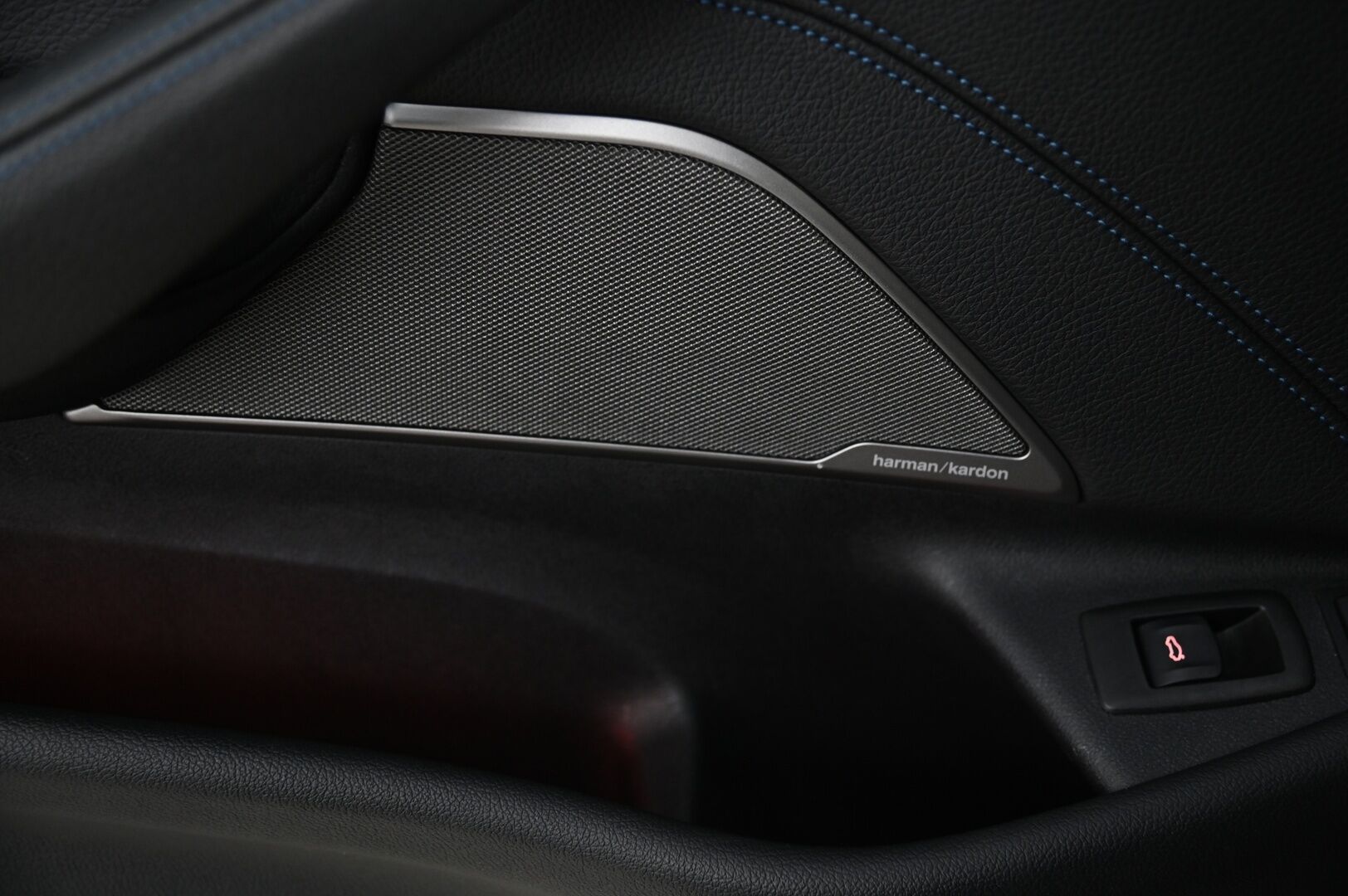 BMW 530 2021 G31 Touring 530e A Charged Edition M-Sport*H&K / Ratinlämmitin / Proff.Navi / Sporttipenkit / Vetokoukku* - *Merkkihuollettu / uudet talvirenkaat / Seuraava katsastus 10/27 / 2x alumiinivanteet*