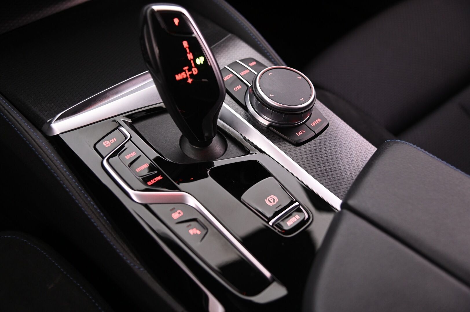 BMW 530 2021 G31 Touring 530e A Charged Edition M-Sport*H&K / Ratinlämmitin / Proff.Navi / Sporttipenkit / Vetokoukku* - *Merkkihuollettu / uudet talvirenkaat / Seuraava katsastus 10/27 / 2x alumiinivanteet*