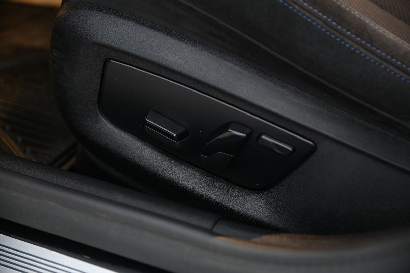 BMW 530 2021 G31 Touring 530e A Charged Edition M-Sport*H&K / Ratinlämmitin / Proff.Navi / Sporttipenkit / Vetokoukku* - *Merkkihuollettu / uudet talvirenkaat / Seuraava katsastus 10/27 / 2x alumiinivanteet*