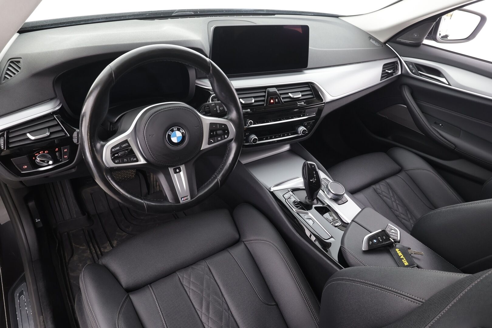 BMW 530 2021 G31 Touring 530e xDrive A Charged Edition - | Vakkari | Lisälämmitin | Koukku | H/K | LED | Osasähköt Sporttinahat | P.Kamera | Comfort access | Apple&Android | Merkkihuollettu | Kahdet Renkaat | 