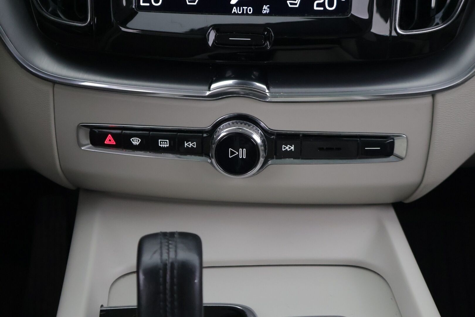 Volvo XC60 2021 T6 AWD Recharge Inscription Expression Aut. *Panoraama / Irrot Koukku / Vaalea Puolinahka* - *Näyttävällä sisustalla / Luotettava / Katumaasturi*