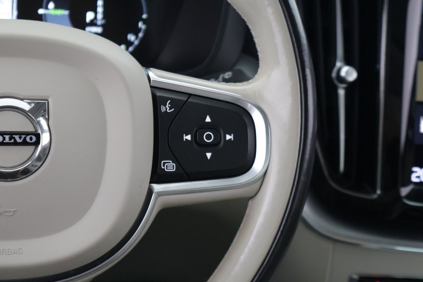 Volvo XC60 2021 T6 AWD Recharge Inscription Expression Aut. *Panoraama / Irrot Koukku / Vaalea Puolinahka* - *Näyttävällä sisustalla / Luotettava / Katumaasturi*