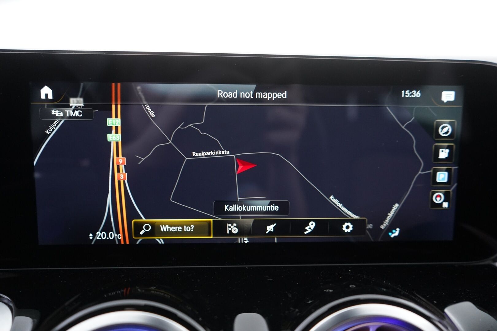 MERCEDES-BENZ EQB 2022 300 4MATIC Business 7P * Widescreen / Vakkari / Puolinahat / Kamera / Navi / Katveavustin* - 3,99 % KORKOTARJOUS TÄHÄN AUTOON - Uudet kesärenkaat / Viimeisin huolto 02/2025 / Seuraava katsastus 2026! 