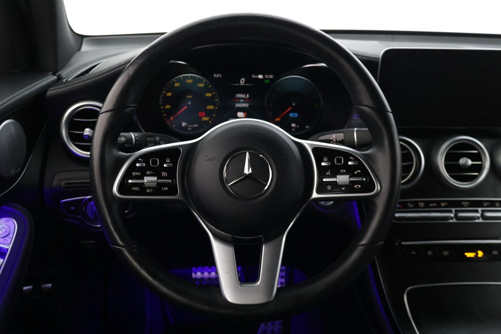 MERCEDES-BENZ GLC 2021 300 e 4MATIC A Business AMG EQ Power - | Hierovat & Ilmastoidut Muistipenkit | Digimittaristo | HUD | 360° | Burmester | Multibeam-LED | KeylessGo | Täyteen Varusteltu | SOH 86,6% | Vetokoukku |
