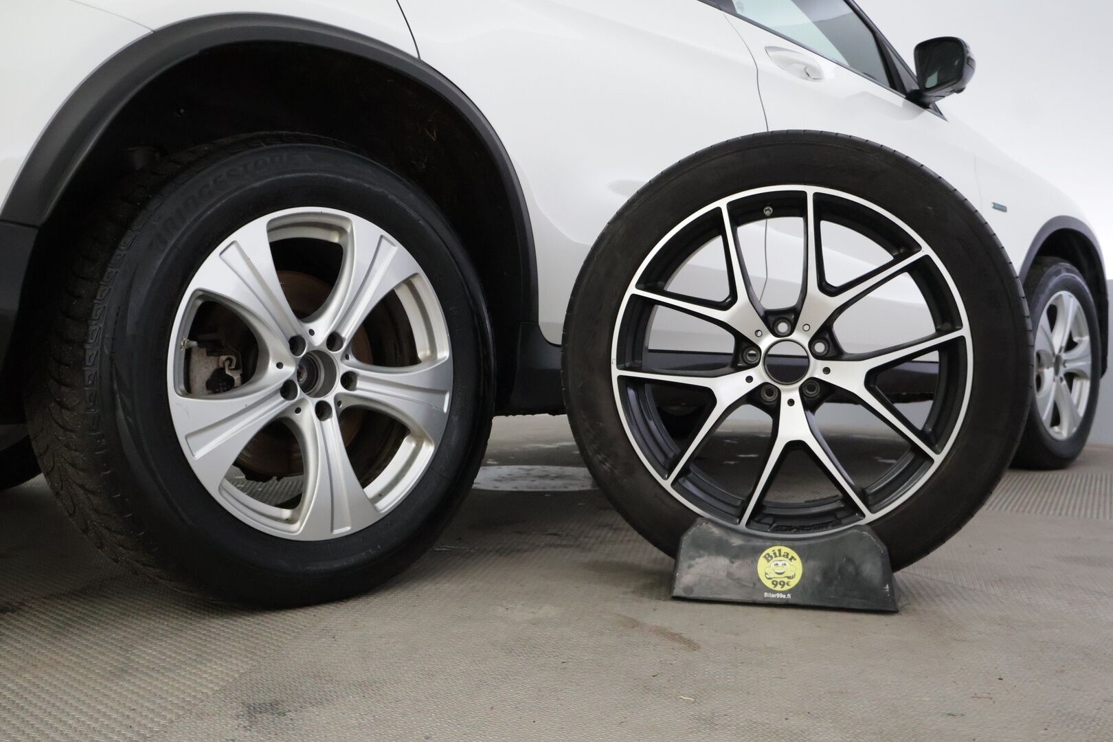 MERCEDES-BENZ GLC 2021 300 e 4MATIC A Business AMG EQ Power *Hierovat&Ilmastoidut Muistipenkit / Digimittaristo / HUD / 360° Kamera / Burmester / Multibeam-LED / KeylessGo / Koukku* - Todella hyvät varusteet!