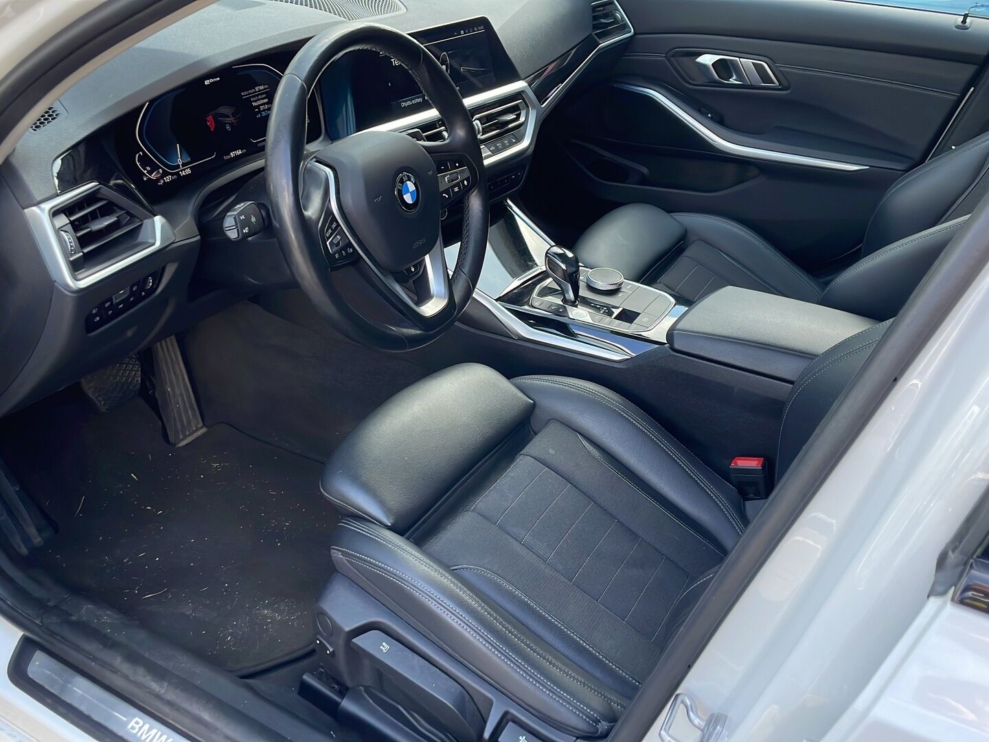BMW 330E 2021 G21 Touring 330e Business Sport - | Vakkari | Koukku | Hifit | Sporttipenkit | P.Kamera | Navi | Apple&Android | Sähköluukku |