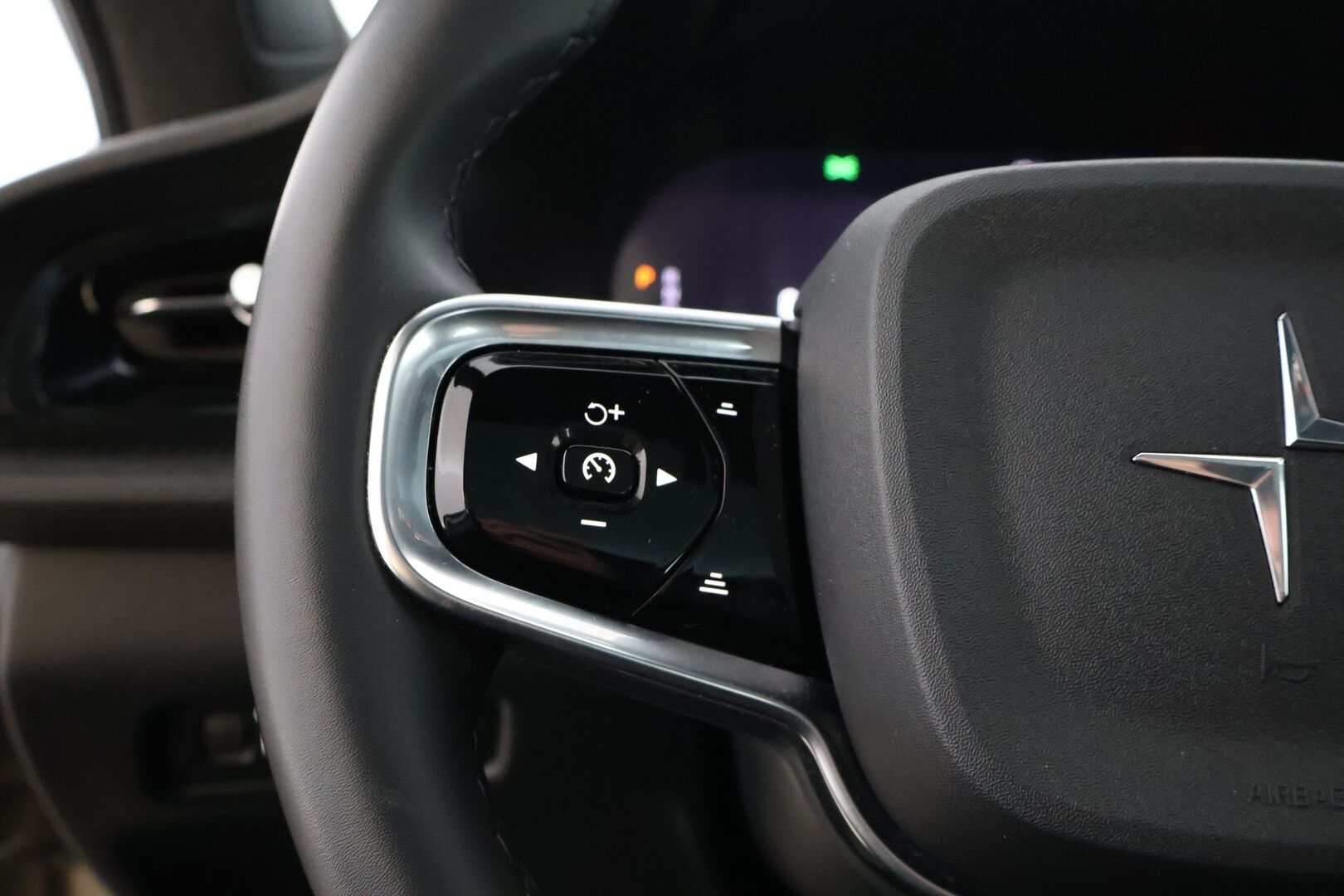 POLESTAR 2 2021 Long Range Launch Edition 300KW | 78kWh *Adapt.Vakkari / Muistipenkki / HarmanKardon / 360° Kamera / Lasikatto / Katveavustin / KeylessGo / Pixel-LED* - 2x Renkaat ja vanteet / Juuri huollettu / Pinnoite /  Ajamattomat kesärenkaat - HULLU BLACKWEEK KORKOTARJOUS 2,49%