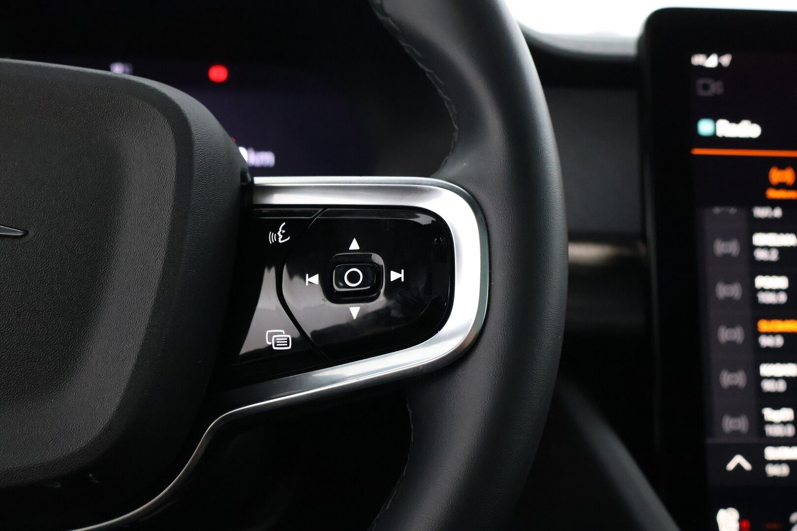 POLESTAR 2 2021 Long Range Launch Edition 300KW | 78kWh *Adapt.Vakkari / Muistipenkki / HarmanKardon / 360° Kamera / Lasikatto / Katveavustin / KeylessGo / Pixel-LED* - 2x Renkaat ja vanteet / Juuri huollettu / Pinnoite /  Ajamattomat kesärenkaat - HULLU BLACKWEEK KORKOTARJOUS 2,49%