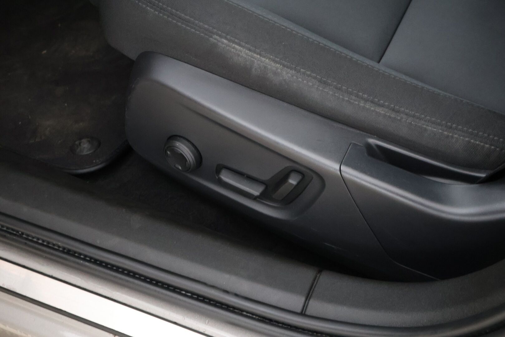 POLESTAR 2 2021 Long Range Launch Edition 300KW | 78kWh *Adapt.Vakkari / Muistipenkki / HarmanKardon / 360° Kamera / Lasikatto / Katveavustin / KeylessGo / Pixel-LED* - 2x Renkaat ja vanteet / Juuri huollettu / Pinnoite /  Ajamattomat kesärenkaat - HULLU BLACKWEEK KORKOTARJOUS 2,49%