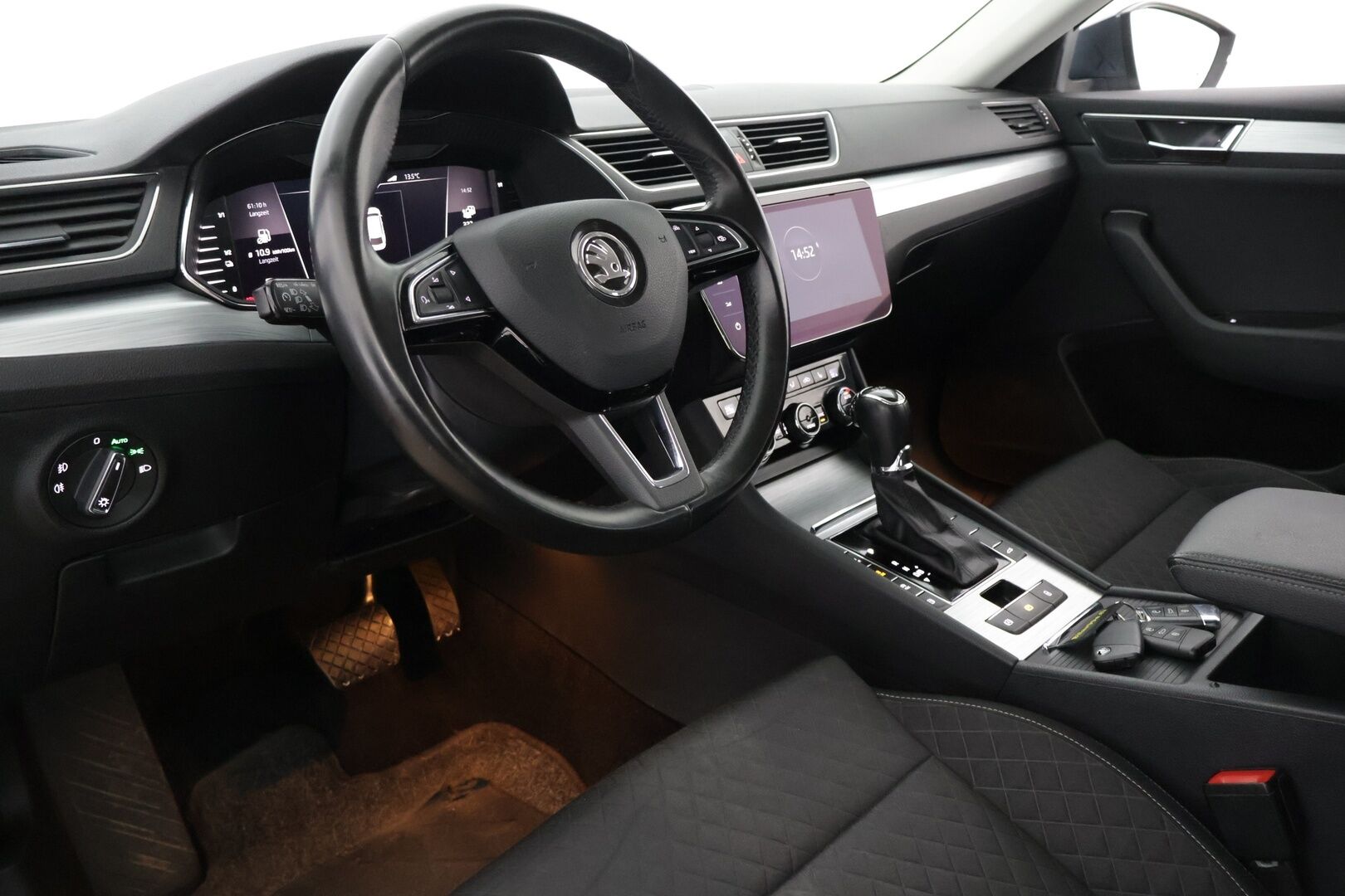 SKODA SUPERB 2020 Combi 1.4 TSI PHEV Ambition iV BusinessLine DSG Aut. - | Digimittaristo | Vakkari | Navi | Apple&Android | LED-Valot | Sähköluukku | SOH 89%
