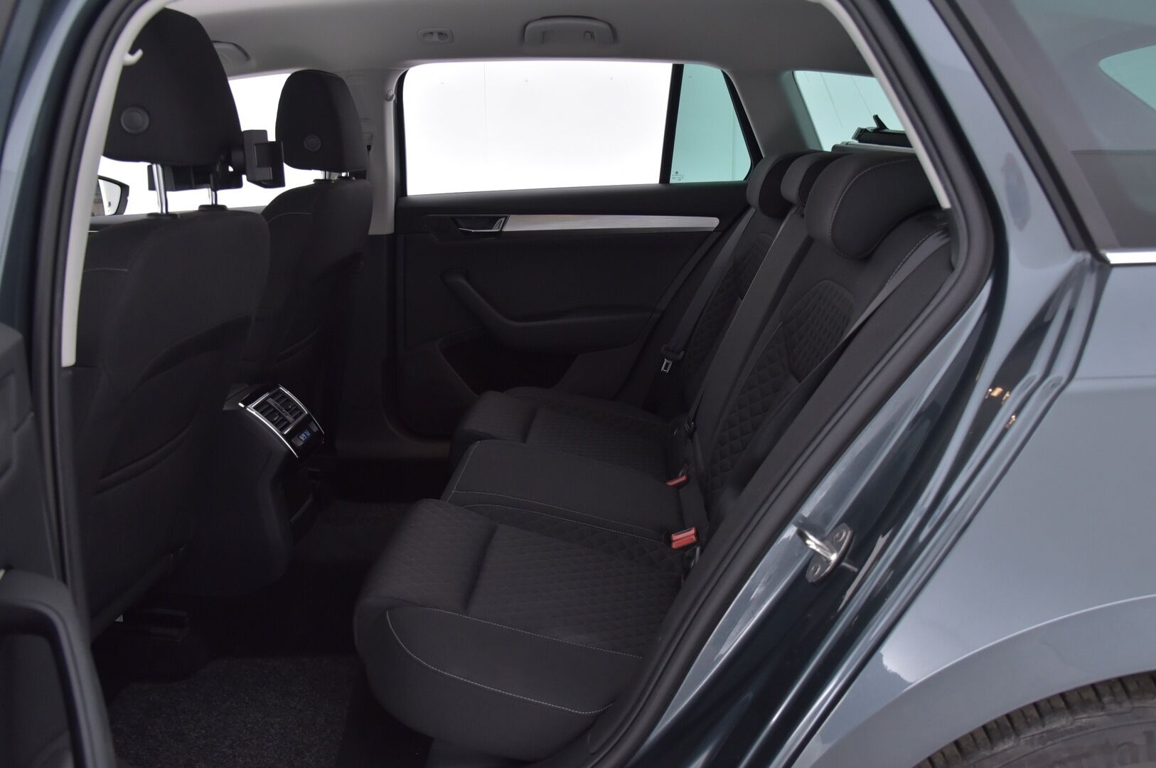 SKODA SUPERB 2020 Combi 1.4 TSI PHEV Ambition iV BusinessLine DSG Aut. * Digimittaristo / Vakkari / Navi / Apple&Android / LED-Valot / Sähköluukku * - SOH 89% / Juuri saapunut / Hyvä huoltohistoria 