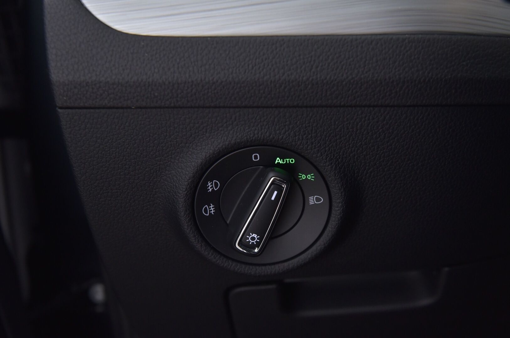 SKODA SUPERB 2020 Combi 1.4 TSI PHEV Ambition iV BusinessLine DSG Aut. * Digimittaristo / Vakkari / Navi / Apple&Android / LED-Valot / Sähköluukku * - SOH 89% / Juuri saapunut / Hyvä huoltohistoria 