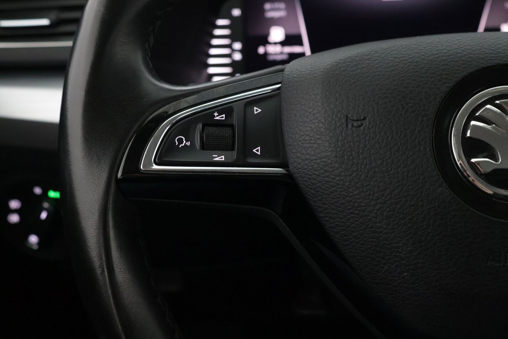 SKODA SUPERB 2020 Combi 1.4 TSI PHEV Ambition iV BusinessLine DSG Aut. - | Digimittaristo | Vakkari | Navi | Apple&Android | LED-Valot | Sähköluukku | SOH 89%