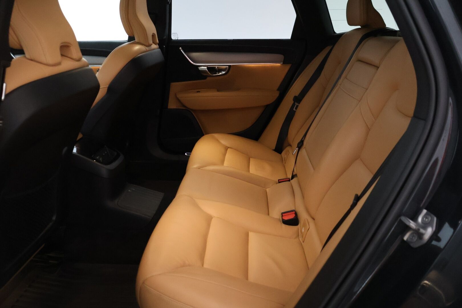 Volvo V90 2020 T8 Recharge AWD Inscription *Adapt.Vakkari / Panorama / H&K / Sporttinahat / Muistipenkki / P.Kamera / Navi / Keyless* - *Lisävalot maskin takana / Näyttävä yksilö / Hyvin pidetty!*