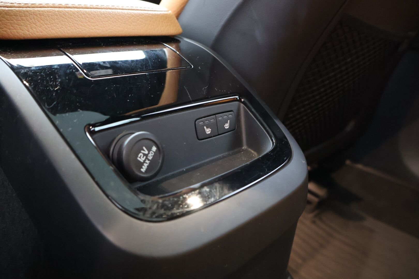 Volvo V90 2020 T8 Recharge AWD Inscription *Adapt.Vakkari / Panorama / H&K / Sporttinahat / Muistipenkki / P.Kamera / Navi / Keyless* - *Lisävalot maskin takana / Näyttävä yksilö / Hyvin pidetty!*