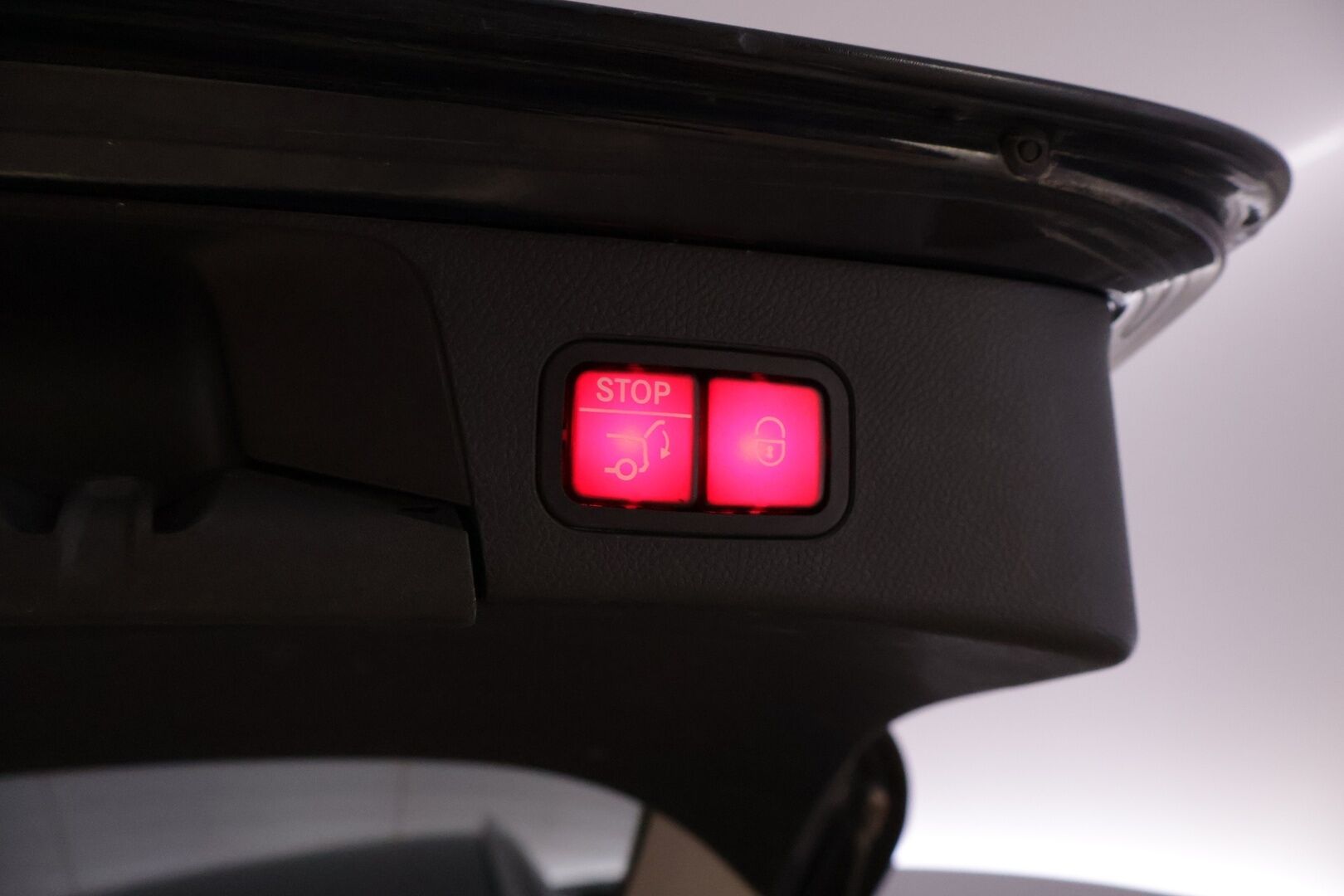 MERCEDES-BENZ C 2020 300 e T Avantgarde EQ Power *ACC / Burmester / Multibeam LED / Vetokoukku / Sporttipenkit / Keyless* - Vetokoukku / Kahdet Mersun vanteet / Hyvä huoltohistoria