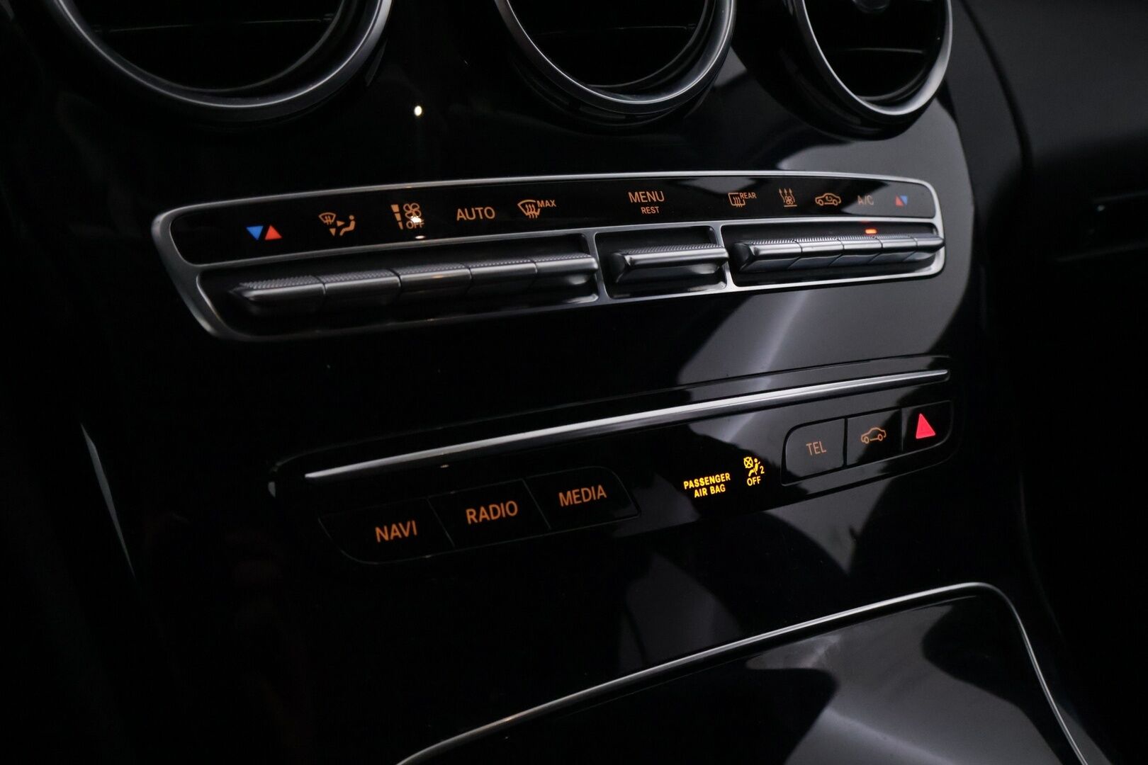 MERCEDES-BENZ C 2020 300 e T Avantgarde EQ Power *ACC / Burmester / Multibeam LED / Vetokoukku / Sporttipenkit / Keyless* - Vetokoukku / Kahdet Mersun vanteet / Hyvä huoltohistoria