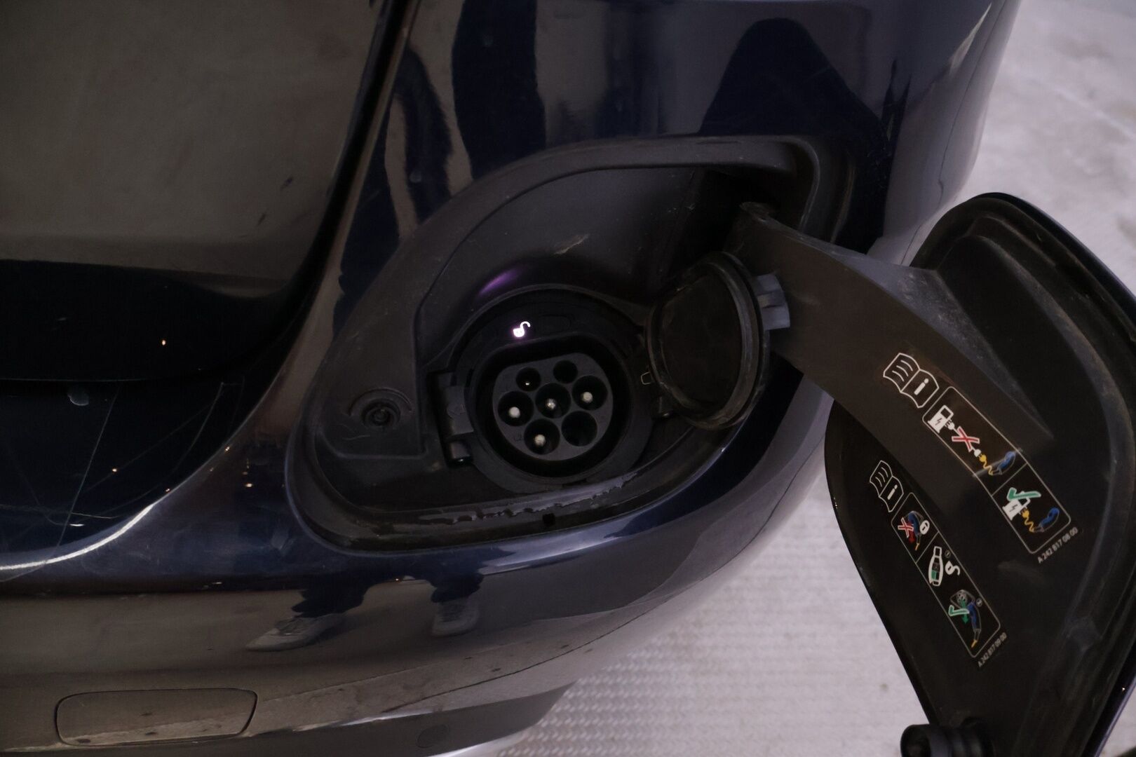 MERCEDES-BENZ C 2020 300 e T Avantgarde EQ Power *ACC / Burmester / Multibeam LED / Vetokoukku / Sporttipenkit / Keyless* - Vetokoukku / Kahdet Mersun vanteet / Hyvä huoltohistoria