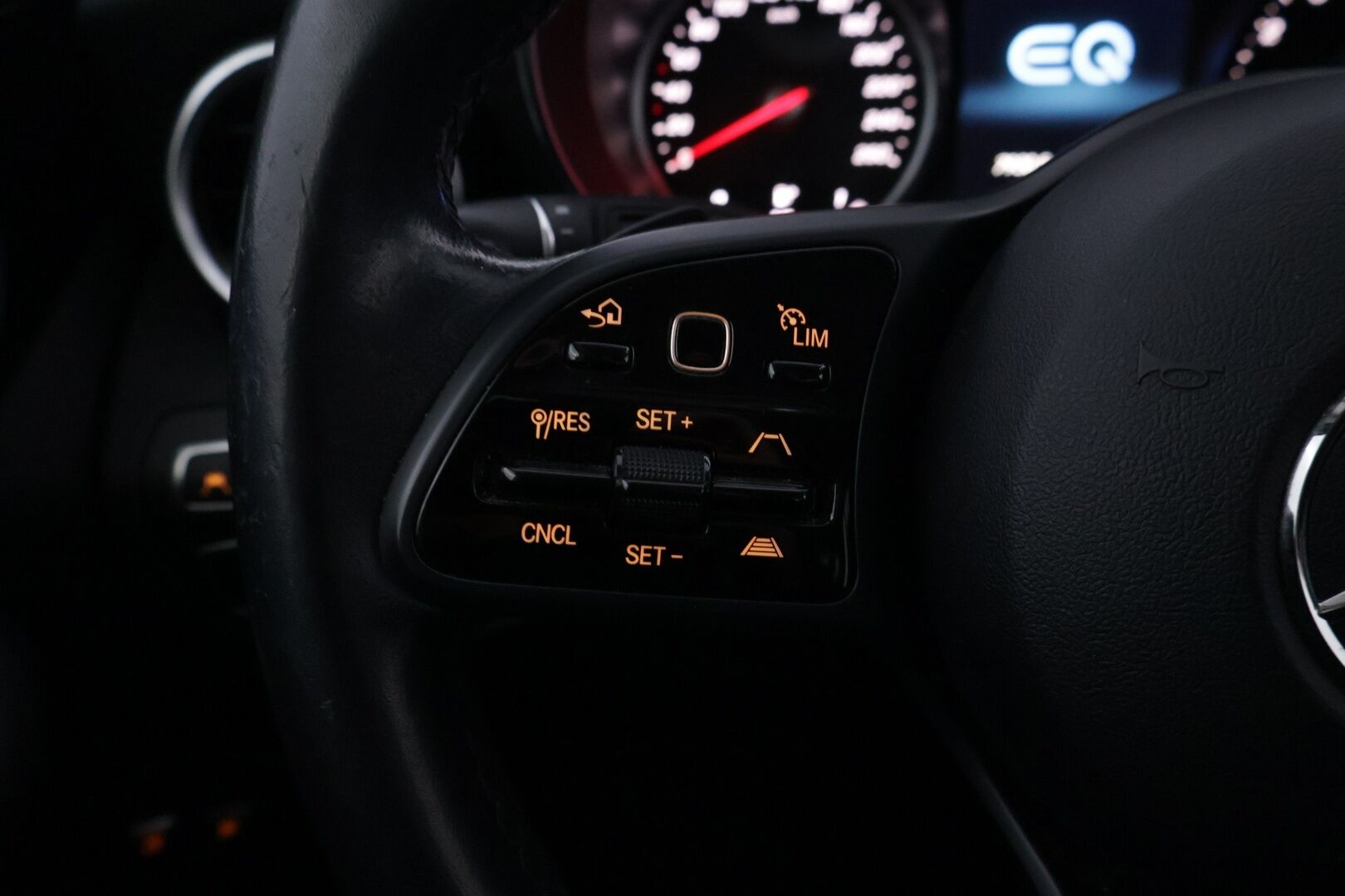 MERCEDES-BENZ C 2020 300 e T Avantgarde EQ Power * DTR+ / Burmester / Multibeam LED / Vetokoukku / Sporttipenkit / Keyless / Navi* - Vetokoukku / Kahdet Mersun vanteet / Hyvä huoltohistoria - HULLUT AVAJAISHULINAT KORKOTARJOUS 3,29 %